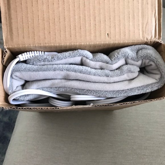 Heating Pad, 12x24", Brand new in box - Picture 3 of 11